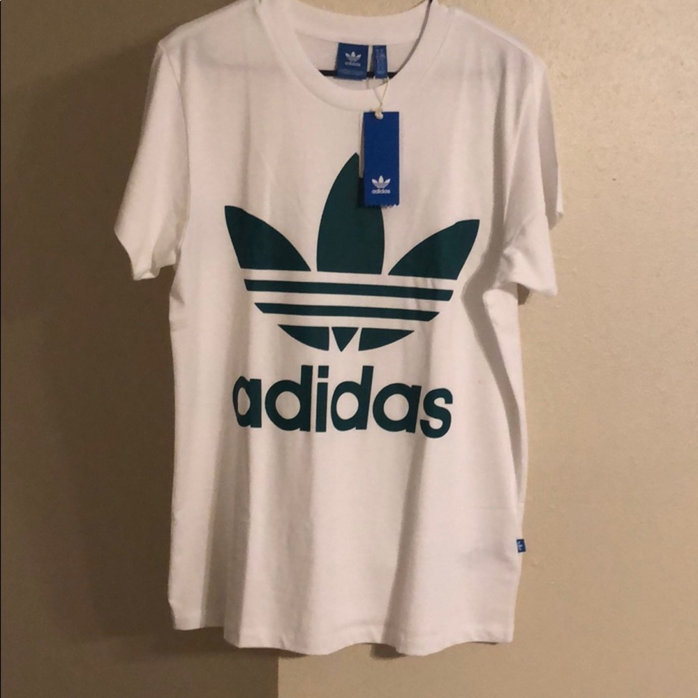 Oversized Adidas trefoil shirt
